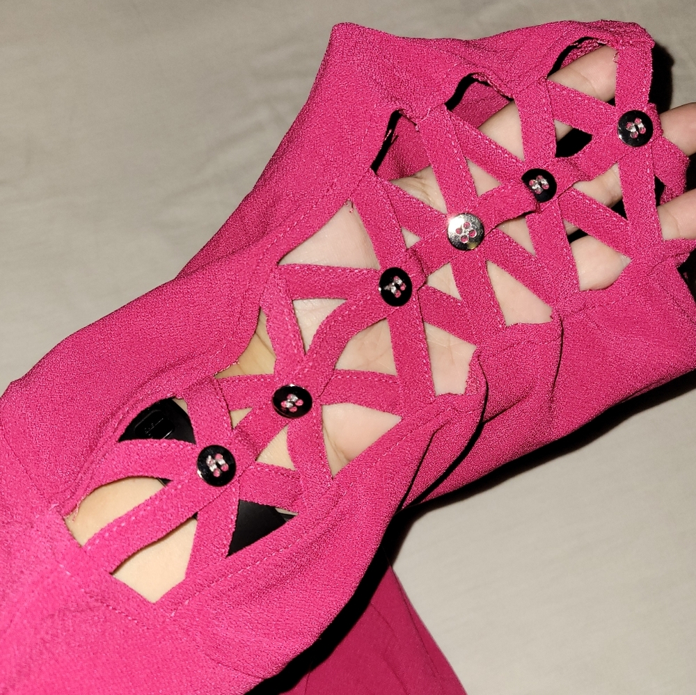 Hot pink shirt with cutout sleeves